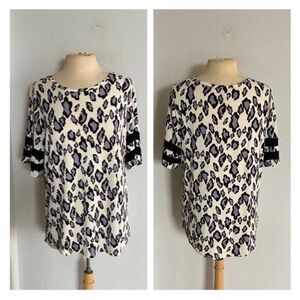 ❤️$5 BUNDLE SALE Como Vintage animal print tee
